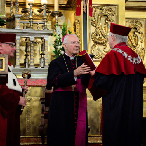 Arcybiskup Piero Marini z tytułem doktora honoris causa Uniwersytetu Papieskiego Jana Pawła II w Krakowie