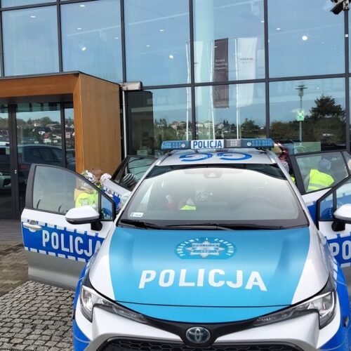 Policjanci krakowskiej drogówki edukowali przedszkolaki z zakresu bezpieczeństwa