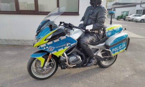 Policjanci krakowskiej drogówki otrzymali dwa nowe motocykle marki BMW