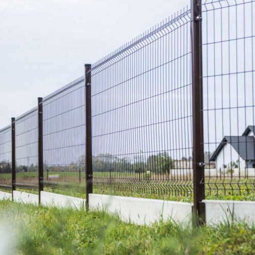 Ogrodzenie panelowe jako sposób na poprawę bezpieczeństwa posesji