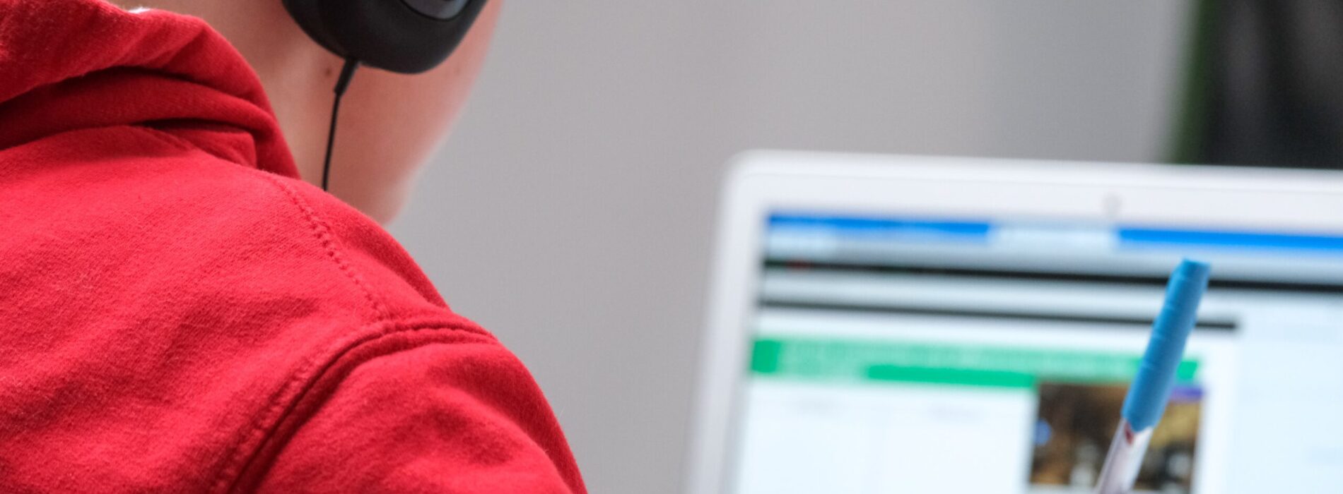 Jak uczyć się języków szybciej? Triki od tłumaczy