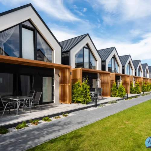 Domki nad Morzem Bałtyckim – dlaczego polskie wybrzeże to idealne miejsce na rodzinny urlop?